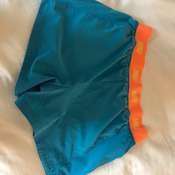Nike shorts - Picture 2 of 4